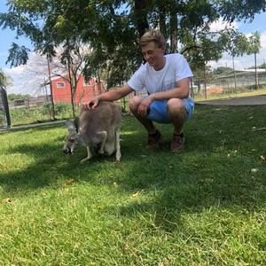 Meet your Posher, Sam